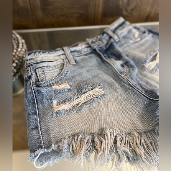 CELLO High-rise Distressed Fringed Medium Wash Denim Cutoff Short VGUC Sz XS - Picture 8 of 8